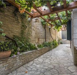 4-5 bedroom villa with Split City and Sea Views sleeps 8-10